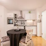 Ferienwohnpark Zwei-zimmer-apartment 49 18 Apartment Immenstaad am Bodensee